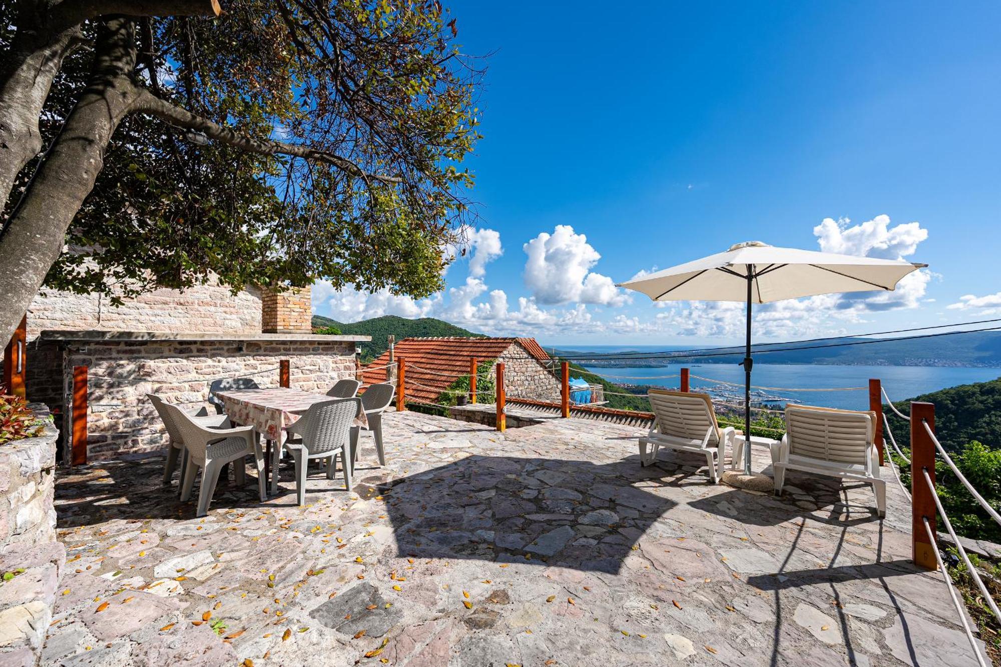Authentic Mediterranean House With Postcard Sea View * Tivat